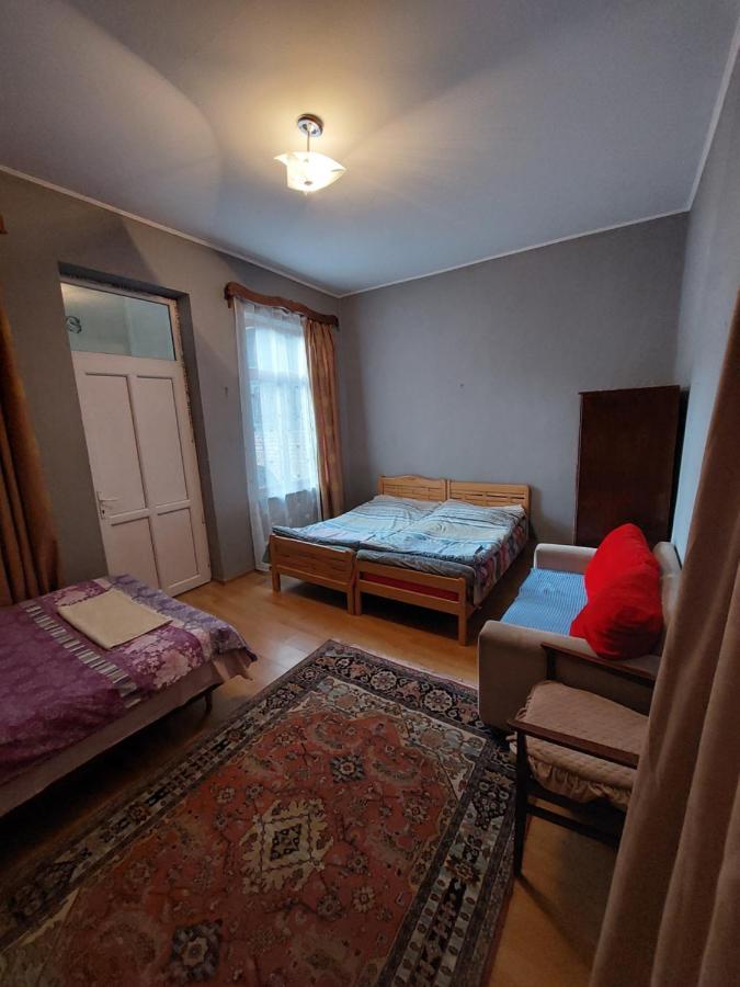 Vaniko'S Guesthouse Borjomi Eksteriør billede